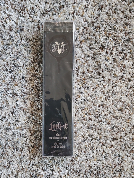 Kat Von D Other - Kat Von D Black Lock-It Edge Foundation Brush 10